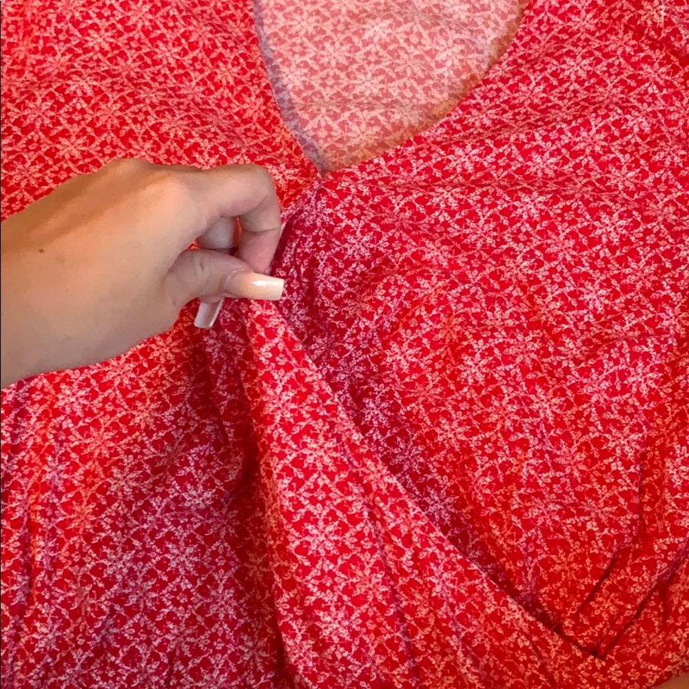 Universal Threads Wrap Top - Picture 2 of 4